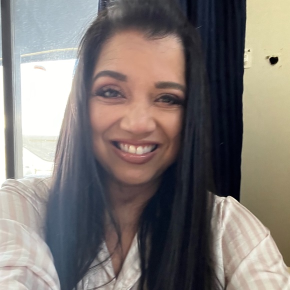 Meet your Posher, Valerie - Picture 1 of 1